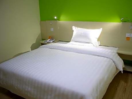 Standard Queen Bedroom