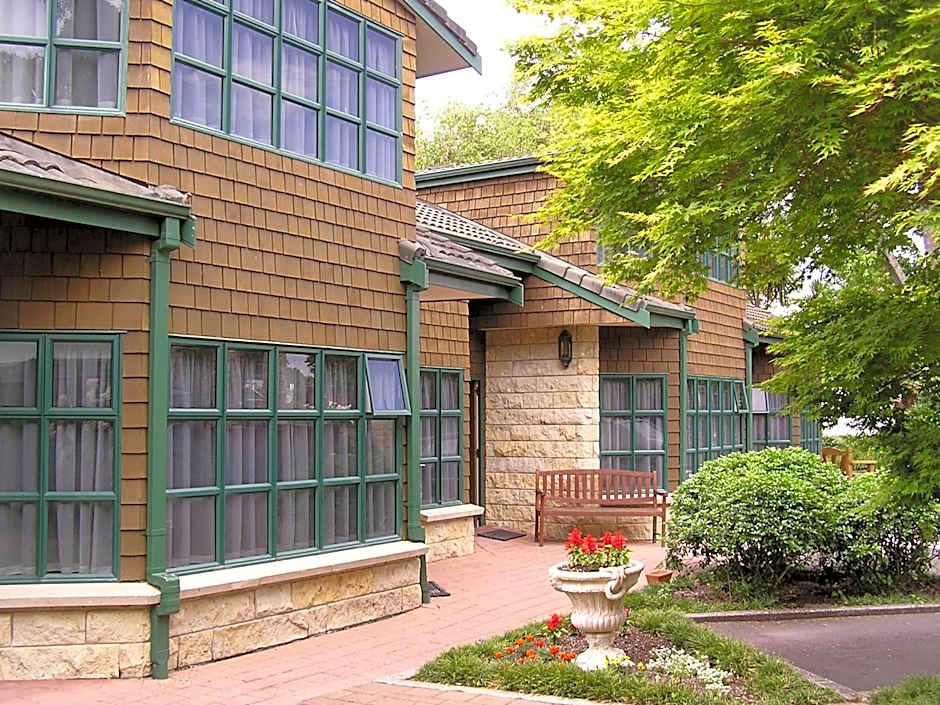 Cambridge Mews Motel