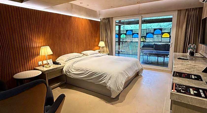 Chacha Inn - The Garden Retreat