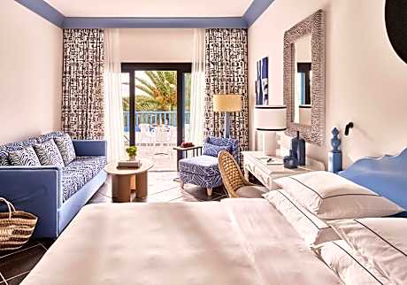 Family Room (2 Adults + 2 Children)