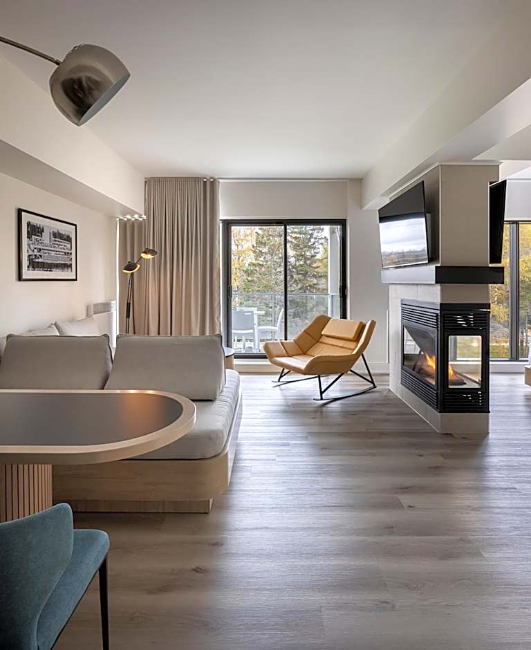 Photo 1 of 4 of Suite