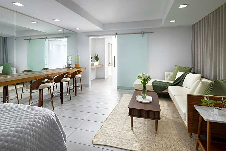 Le Meridien Columbus, The Joseph