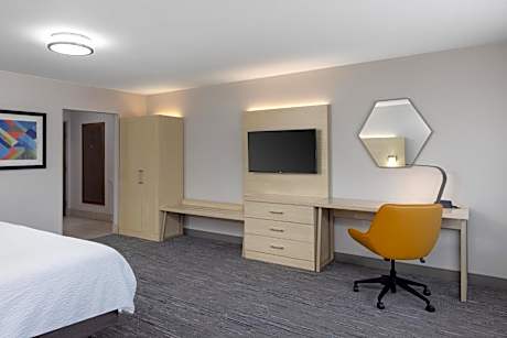 King Room - Hearing Accessible