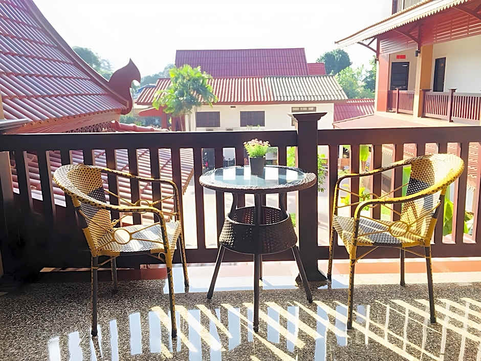 Dongsay Hotel Thakhek