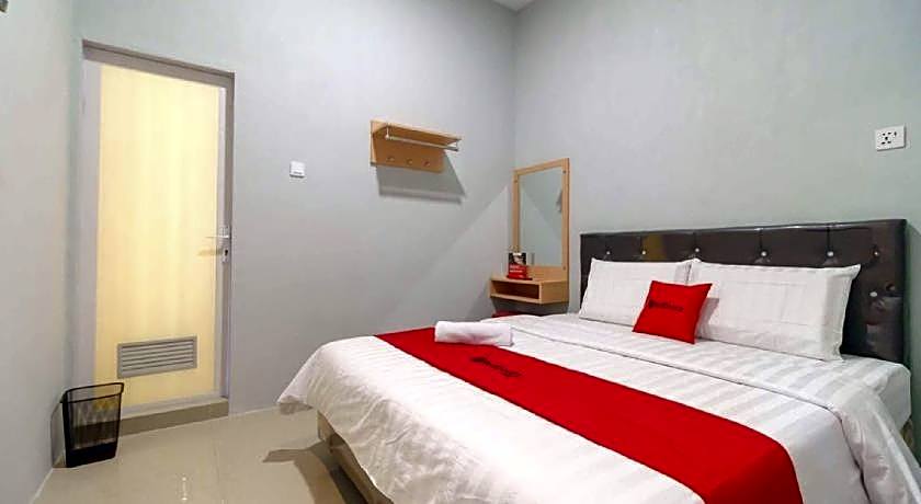 RedDoorz @ Helvetia Medan 2