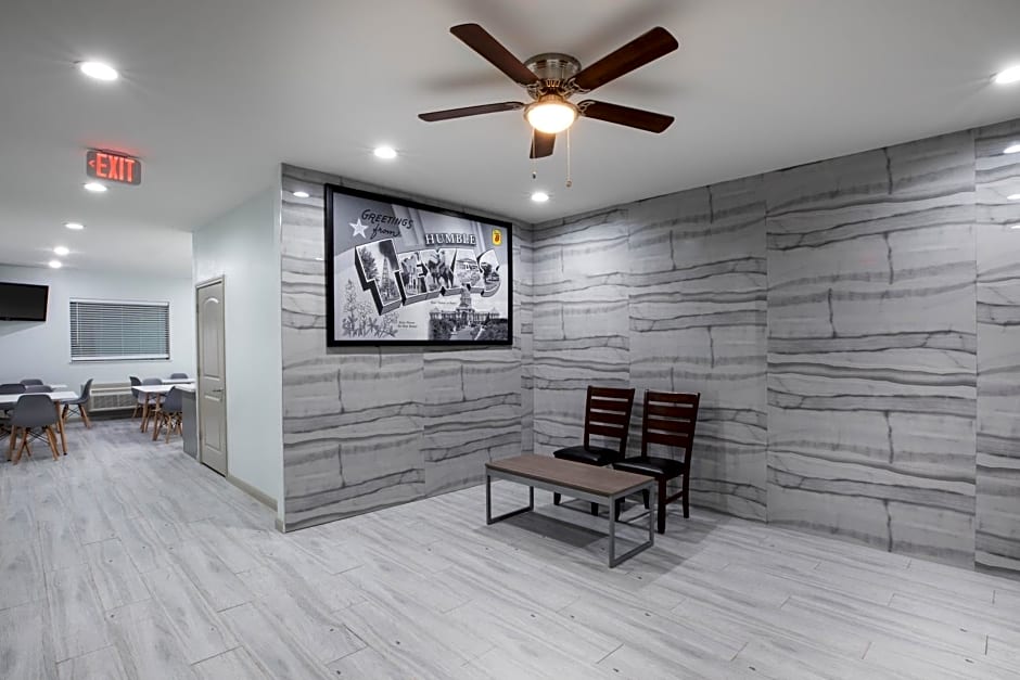 Super 8 by Wyndham Humble/Houston