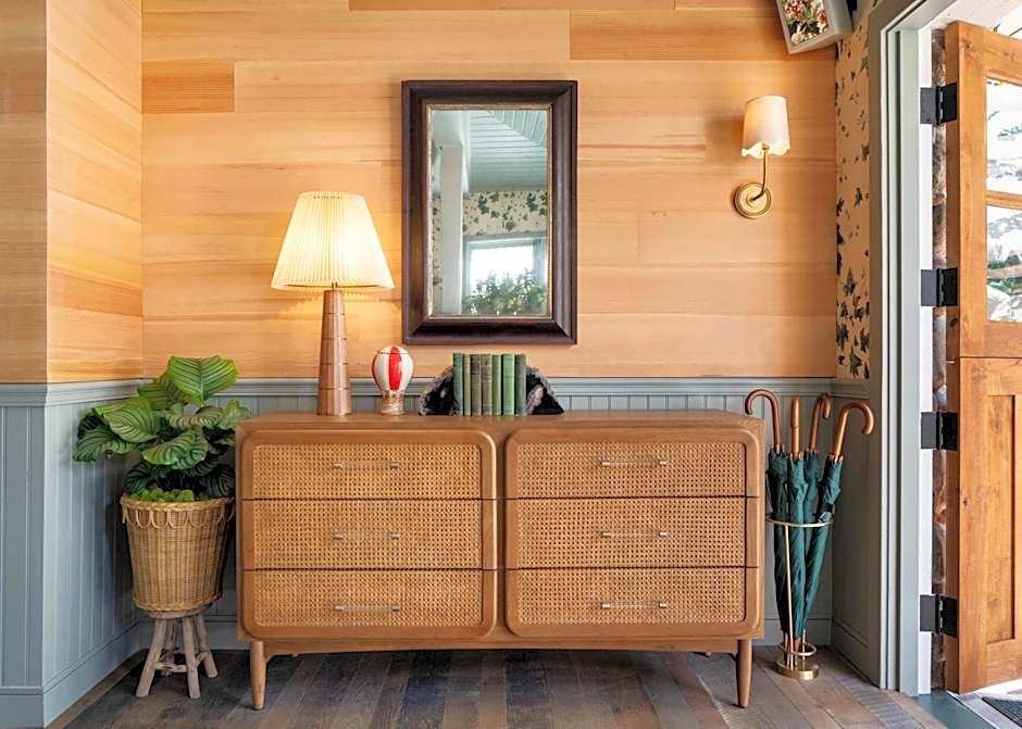 Le Petit Pali at 8th Ave