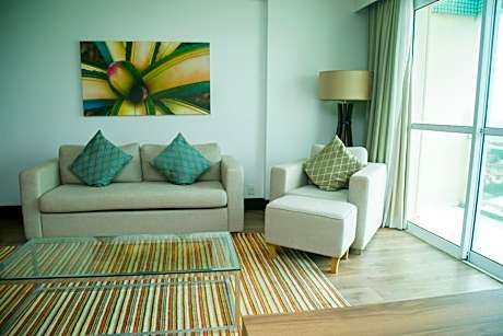 Suite with Side Sea View