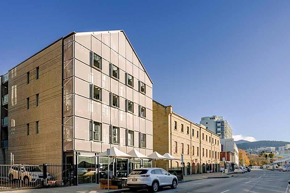 Salamanca Wharf Hotel