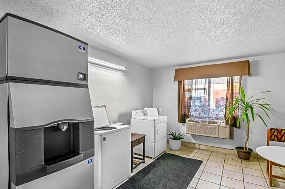 Super 8 by Wyndham Franklin