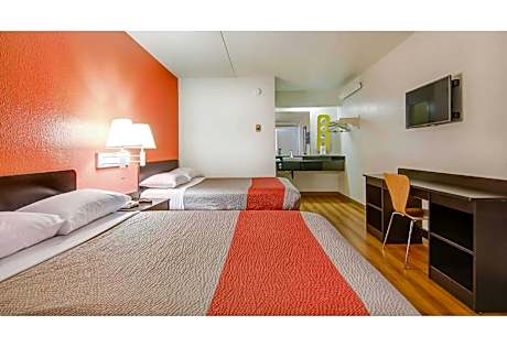 2 Queen Beds | Mobility Accessible Tub Nsmk
