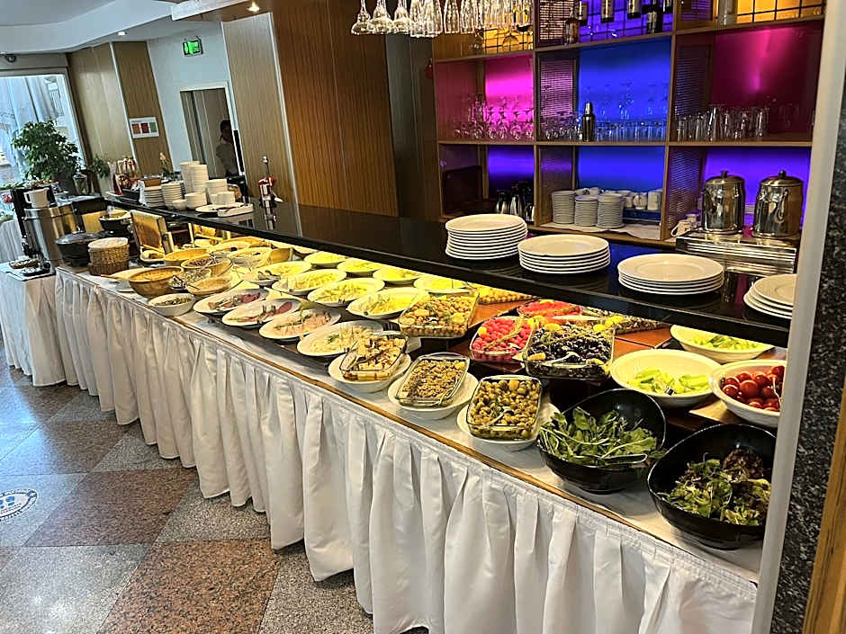 Rhiss Hotel Bostanci