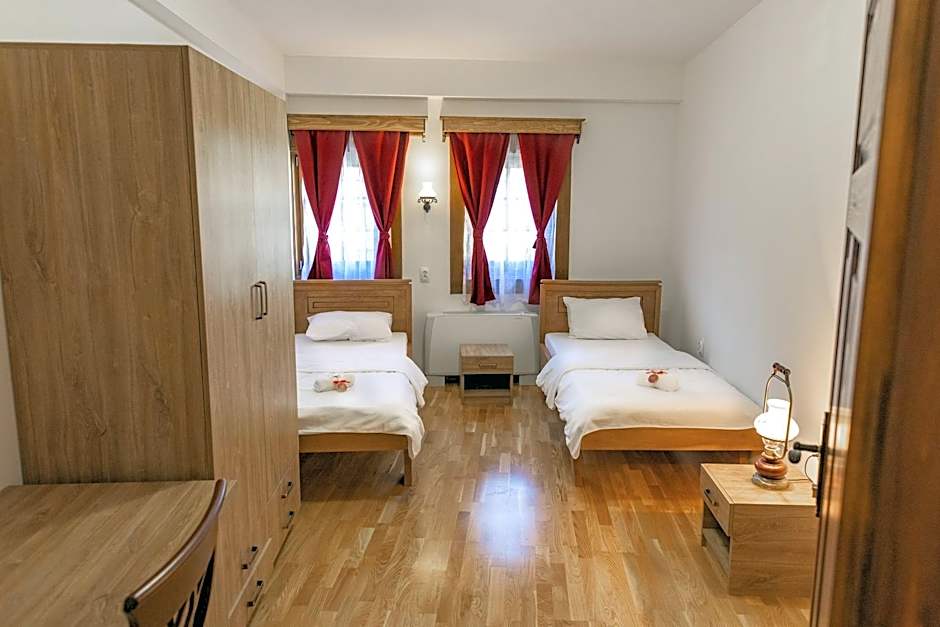 Guest Mansion, Гостински Палат