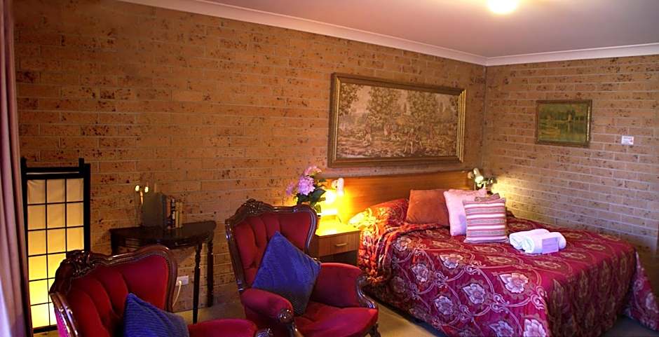 White Lanterns Motel