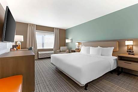 King Suite - Accessible/Non-Smoking