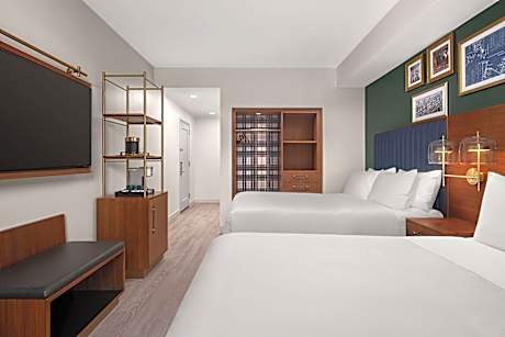 2 Queen Beds Theater View Hearing Accessible