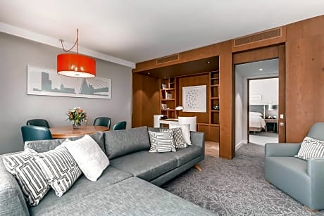 Executive King Suite with Lounge Access