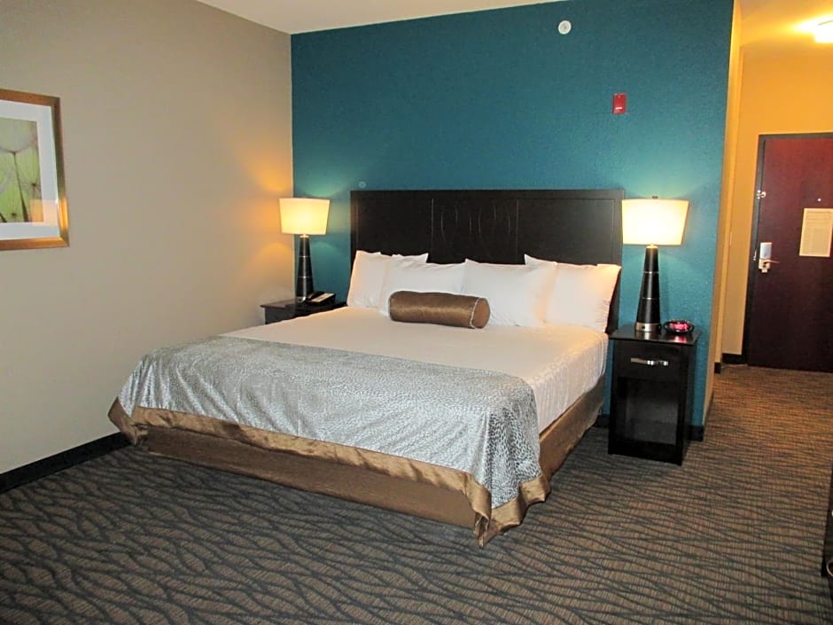 Best Western Plus Hiawatha Hotel