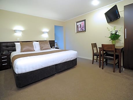 King Studio with Kitchen