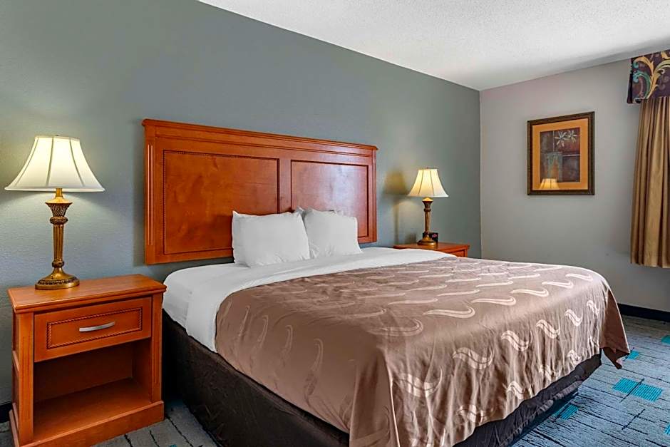 Quality Inn & Suites Chattanooga West near Lookout Mountain