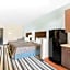 Super 8 by Wyndham Dilley TX