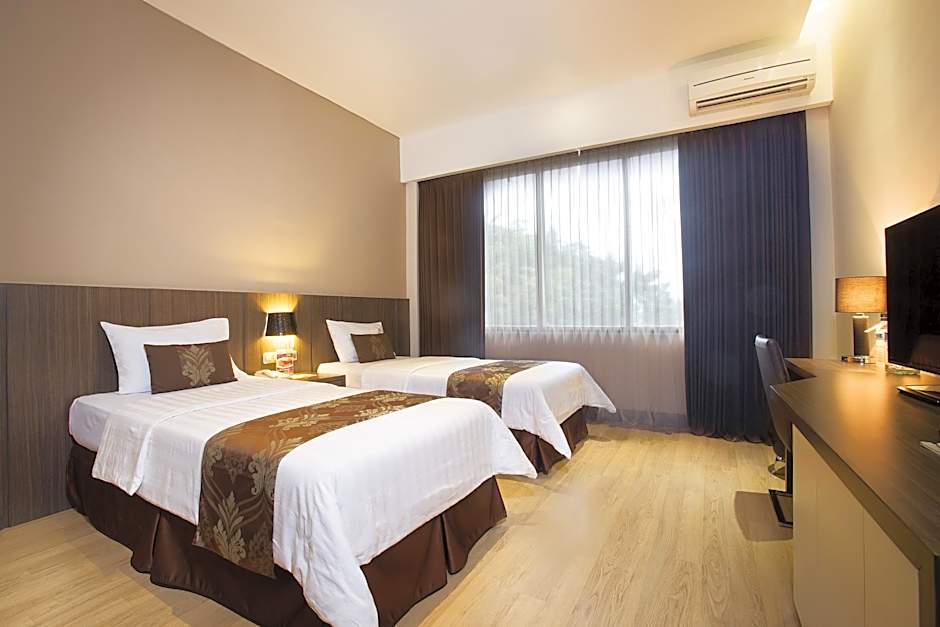 Grand Kecubung Hotel