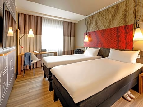 Standard Room with 2 single beds