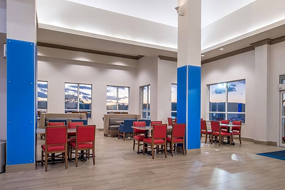 Holiday Inn Express Mystic By IHG