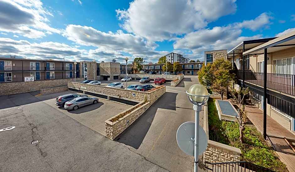 The Falls Hotel & Inn