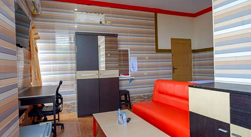 RedDoorz near Kendari Beach 2