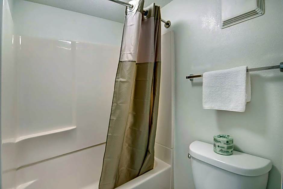 Motel 6-Dallas, TX - Forest Lane