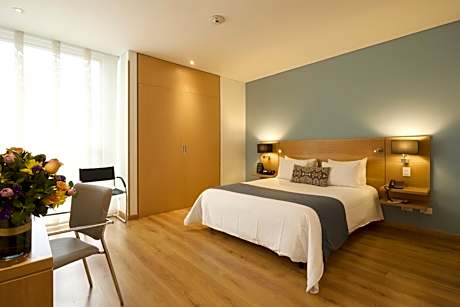 Hotel bh Parque 93