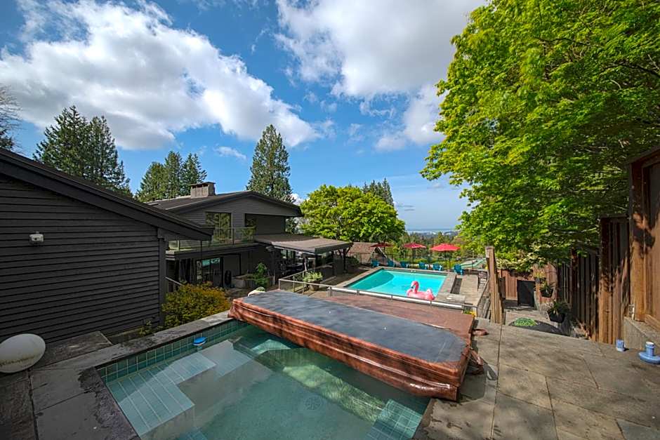 Seymour Private Bedroom, Ensuite Bathroom with Shared Pool, Hot Tub with Views