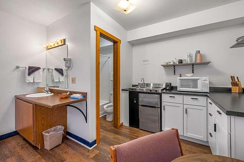 Photo 1 of 5 of Deluxe Family Suite