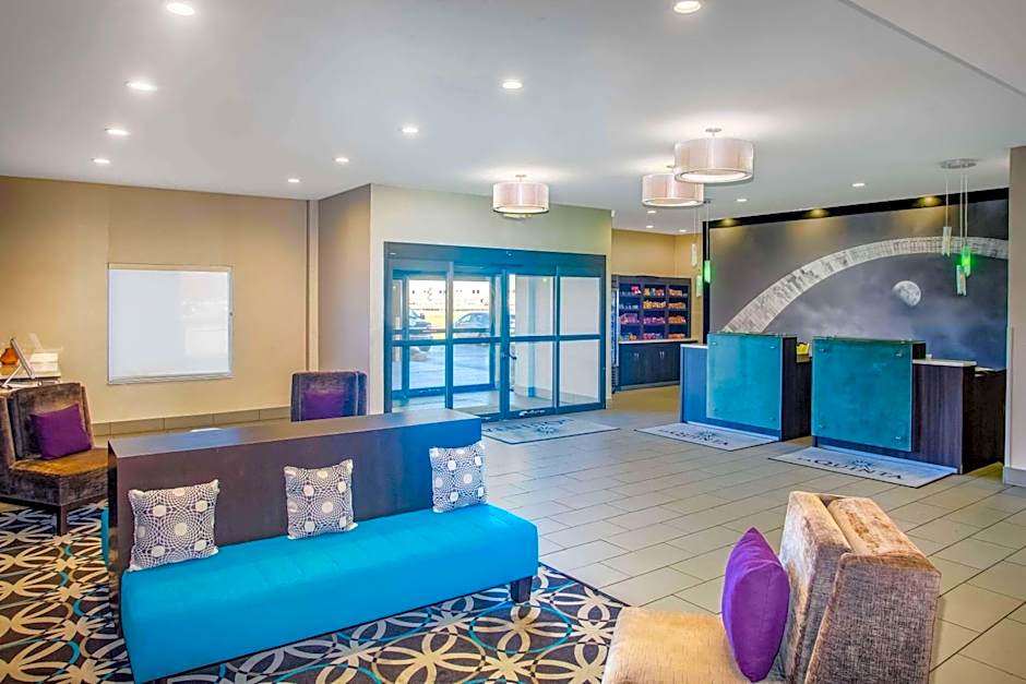 La Quinta Inn & Suites by Wyndham Pontoon Beach