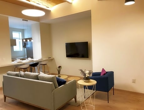 CASA DONCELES PREMIUM PENTHOUSE, Prime Location, Super Spacious!!