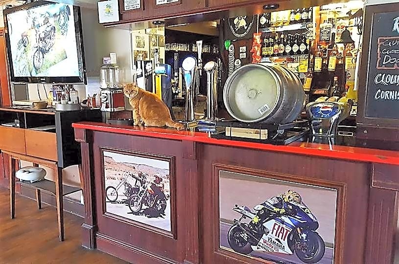 The Victoria Bikers Pub - Live Music Venue and Letting Rooms with Camping facilities