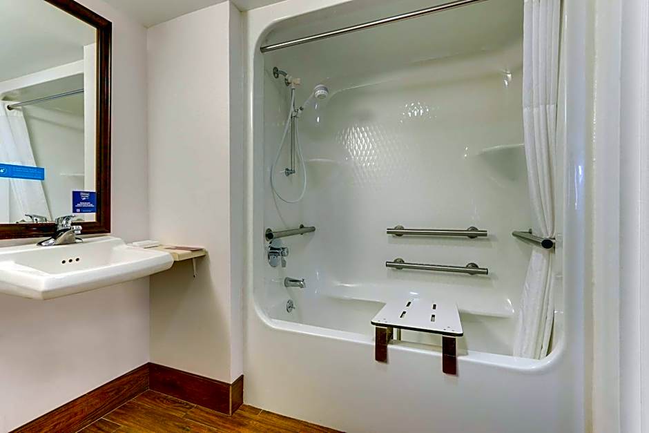 Photo 1 of 1 of 1 King Bed, Hearing/Mobility Accessible, Bathtub