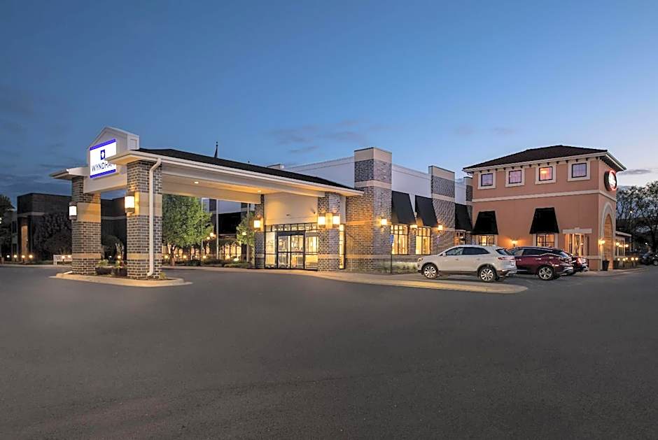 Wyndham Bloomington - Mall of America