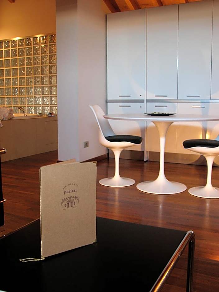 Parizzi Suites & Restaurant