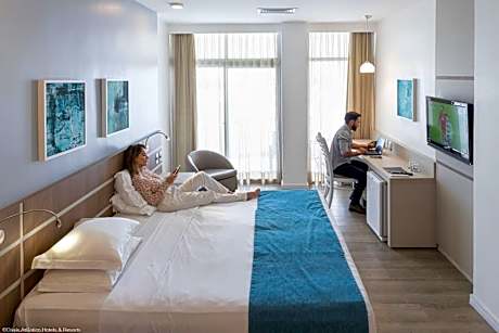 Deluxe Double Room with Sea View