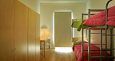 Bed in 4-Bed Mixed Dormitory Room