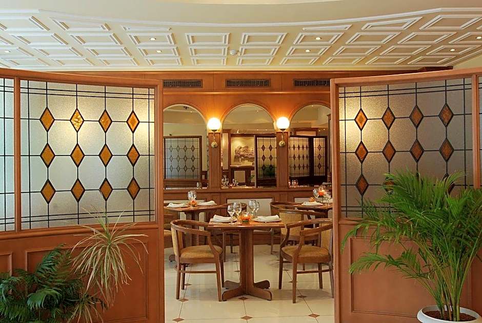 Athens Atrium Hotel & Jacuzzi Suites
