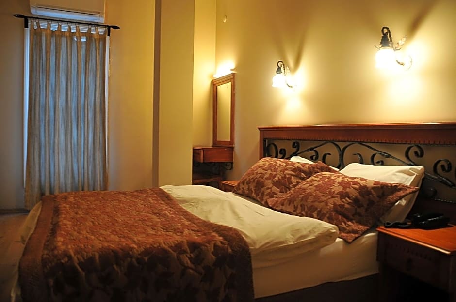 Antikhan Hotel