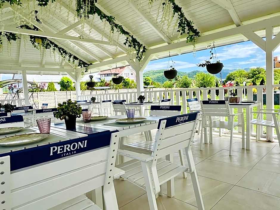 Pensiunea Sarmis Cristal