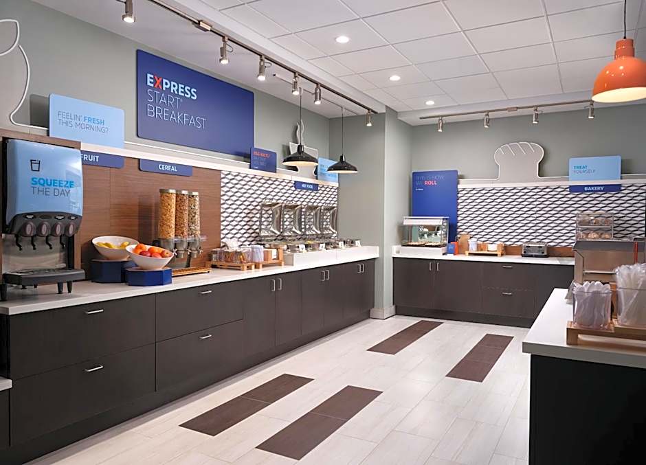 Holiday Inn Express and Suites Lockport By IHG