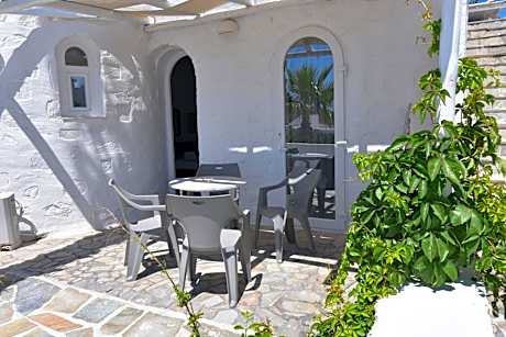 Family Room with Side Sea View