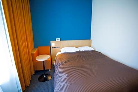 Small Double Room - Non-Smoking