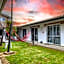 Beachcomber Lodge & Backpacker