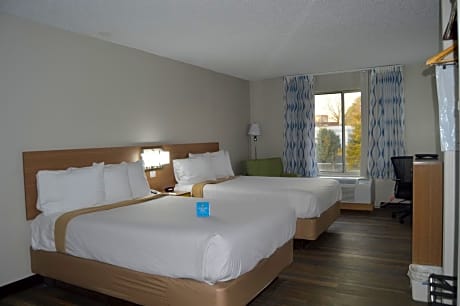 2 Double Beds 1st Floor Non-Smoking